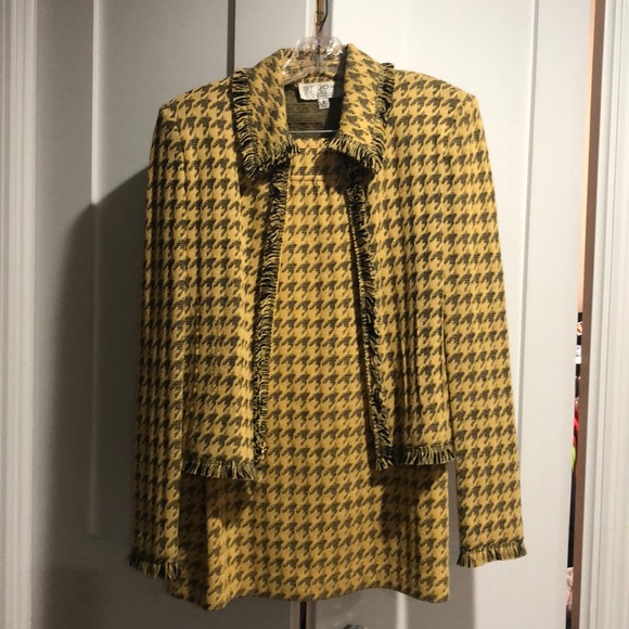 St. John Collection Other - St John Collection Suit. Size 6